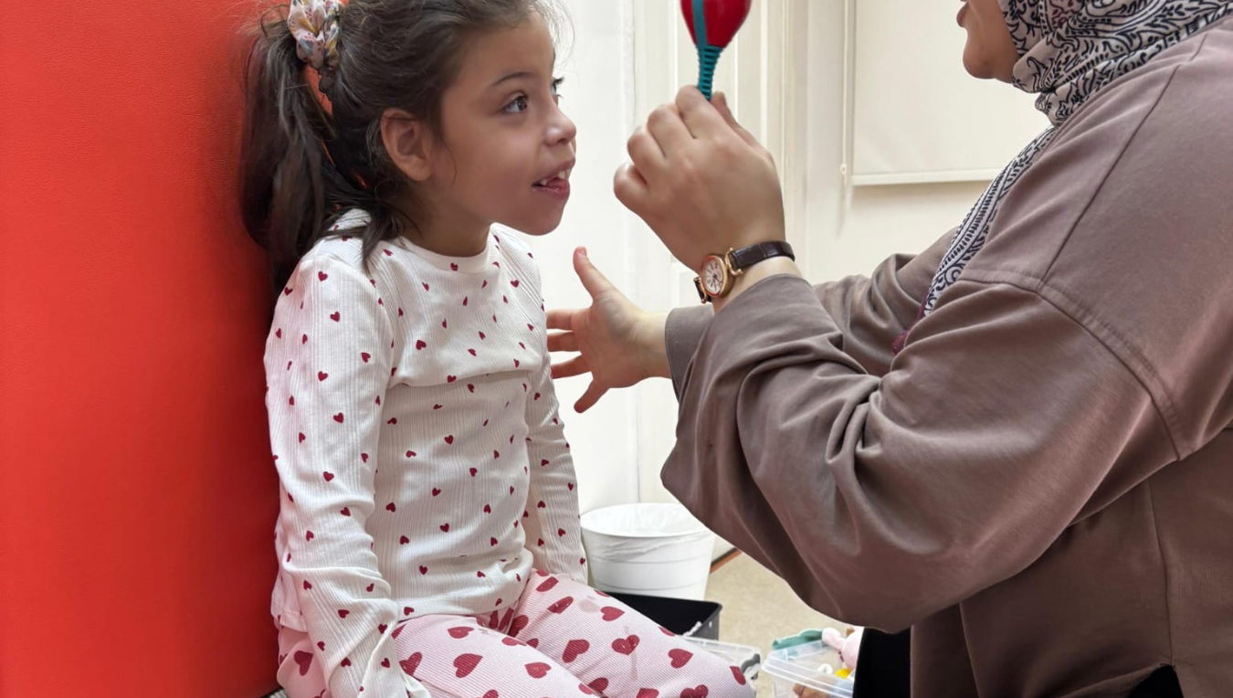 Новини за Мони